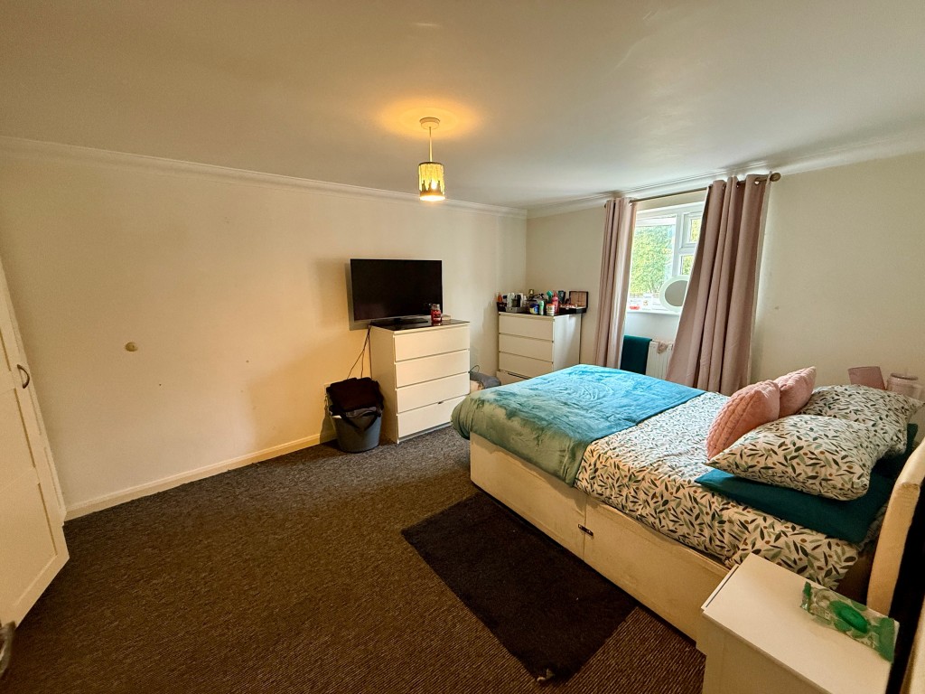 Lot: 10 - HIGH STREET INVESTMENT WITH POTENTIAL - Bedroom one